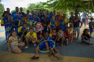 Prefeitura promove esporte e diversão para crianças do Vergel no Parque Linear