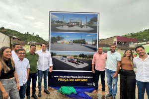 Prefeito de Santana do Mundaú assina ordem de serviço para construção de Praça do Areado