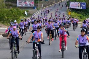 Centenas de mulheres participaram do lindo Passeio Ciclístico em homenagem a Semana da Mulher