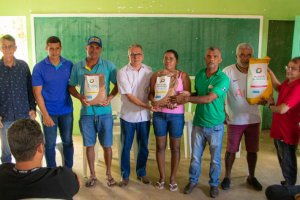 Prefeitura de Arapiraca realiza entrega de sementes e convoca agricultores para recadastramento
