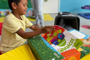 Coleção Entrelaços: Prefeitura de Branquinha entrega material didático aos alunos da Educação Infantil
