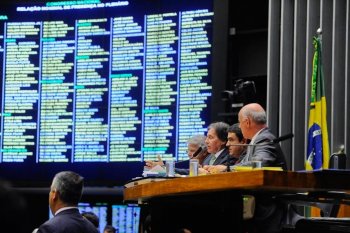 Congresso derruba veto de Temer à renegociação de dívidas dos municípios