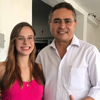 Olívia e seu pai, deputado estadual Francisco Tenório, disputam eleição em dobradinha neste ano. (foto: Reprodução/Facebook)