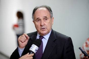 Senador Cristovam Buarque é o autor da proposta. (Foto: Agência Senado)