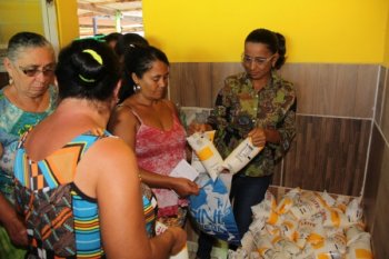 Programa distribui leite para 80 mil famílias de baixa renda