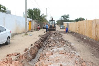 Obras estão sendo realizadas na Rua do Antigo Cajueiro e vai beneficiar moradores da região, do Mucuri e atender à demanda da nova escola