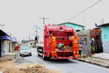 Além de novas estratégias de coleta, de forma pioneira no Estado, os novos caminhões contam com a “musiquinha do lixo”, que avisa o morador sobre o passagem de recolhimento na rua