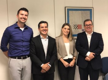 Superintendente da SMTT (seg. à esquerda) e o diretor de Permissões do órgão, Charles Alves (último direita), em visita a São Paulo com representantes do Banco Itaú