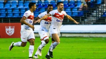 Elias comemora o único gol da partida - Foto: Ailton Cruz - Gazeta de Alagoas