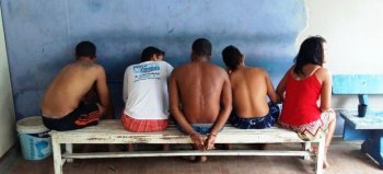 Suspeitos presos em Arapiraca (Foto: Alysson Antonio)