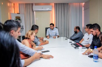 Rui Palmeira se reúne com representantes dos servidores municipais. Foto: Pei Fon/ Secom Maceió