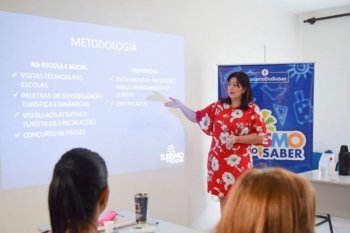 Coordenadora do projeto Turismo do Saber discute ações com o trade turístico. Foto: Ascom Semtur