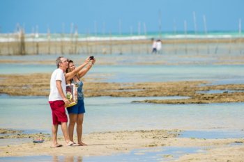 Com as estratégias executadas pelo Governo do Estado, Alagoas recebeu mais de 37 mil visitantes estrangeiros, crescendo 34% em 2016 - Itawi Albuquerque