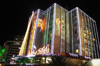 Tradicional ato de acendimento das luzes e decoração cênica será realizado no início de dezembro nas duas unidades do grupo