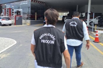 Foram visitadas 21 concessionárias de veículos em Maceió.| Procon Maceió