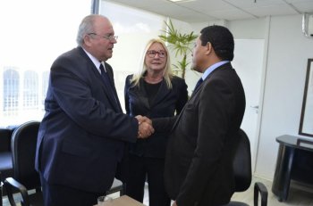 Júlio Cezar discute Plano de Reestruturação do Hospital Santa Rita no MS, em Brasília