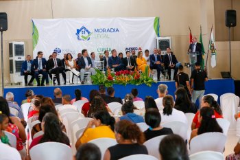 Tourinho reforçou o papel social que o programa de regularização fundiária desempenha em Alagoas.| Caio Loureiro