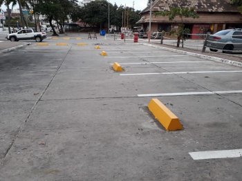 Veículos de turismo deverão estacionar de forma intercalada em vagas de bolsões da Pajuçara. Foto: SMTT