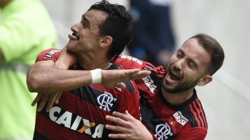 Gol, Henrique Dourado, Flamengo x Cruzeiro (Foto: André Durão/GloboEsporte.com)