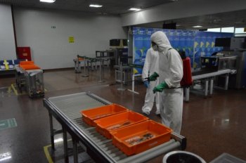Ações de desinfecção no Aeroporto, principal porta de entrada para turistas no Estado, seguirão acontecendo conforme a duração do período de pandemia do novo coronavírus