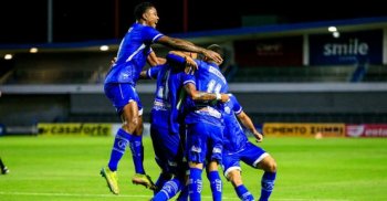 CSA comemora o gol da vitória: recuperação positiva - Ailton Cruz - Gazeta de Alagoas
