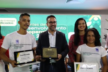 Governador Paulo Dantas entregou certificados aos agentes cooperativistas. Ascom Sedics