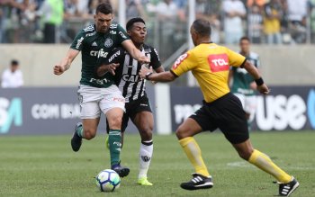 Empate deixa o Verdão com cinco pontos sobre o Inter-RS. (foto: Cesar Greco/Ag Palmeiras/Divulgação)