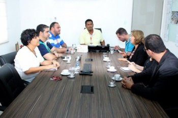 Reunião com representantes da Seris e da Ufal debateu ampliação da parceria entre as instituições. Foto: Jorge Santos