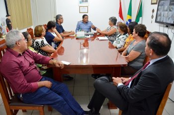 Júlio Cezar se reúne com comissão de Sindicato dos Aposentados de Palmeira