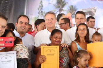 Senador Renan prestigia festa de 146 anos de emancipação de Pilar, comemorados nesta sexta. (fotos: Marcos César)