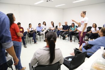 Equipe do Grupo de Educação em Saúde da Promoção da Saúde durante apresentação. (Foto: Lucas Ferreira)