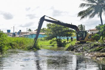 Ações como desobstrução e limpeza de córregos, bueiros e canaletas estão sendo realizadas em todo o município | Dean Almeida