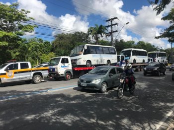 SMTT intensifica as operações de fiscalização ao transporte complementar ao longo da Faixa Azul da parte alta de Maceió. Foto: Ascom SMTT