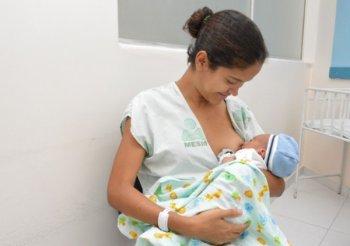 Doadora tem que estar saudável, ou seja, quem fez o pré-natal, basta apresentar os exames realizados durante o período - Fotos: Carla Cleto