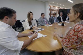 Governador e primeira-dama recebem representantes do UNICEF para debater parceria pela criança e o adolescente em Alagoas