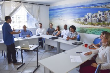 Reunião discutiu funcionamento do aplicativo e conteúdo a ser disponibilizado. Foto: Luiz Rios / Ascom Semtur