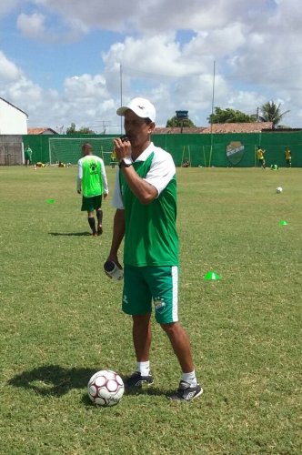 Técnico Joécio Barbosa vem preparando o elenco para a disputa do estadual 2018