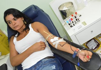 Para se candidatar à doação de sangue, o voluntário deve ter boa saúde, além de peso igual ou superior a 50 quilos e idade entre 16 a 69 anos | Carla Cleto - Ascom Sesau