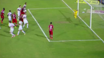 Neto Baiano fez o segundo gol do Galo (Reprodução Premiere)  