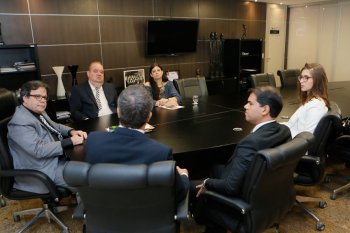 Juízes discutiram projeto com o presidente Tutmés Airan.Juízes discutiram projeto com o presidente Tutmés Airan. Foto: Adeildo Lobo.