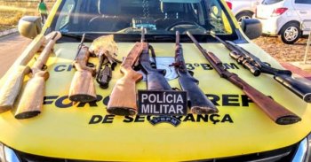 Espingardas apreendidas por policiais do CISP de Girau do Ponciano, após denúncia anônima