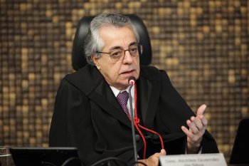 Desembargador Alcides Gusmão, relator do processo.Desembargador Alcides Gusmão, relator do processo. (Foto: Caio Loureiro)