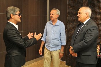 Desembargador Fábio Bittencourt, senador Benedito de Lira e o presidente Otávio Praxedes