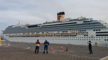 O cruzeiro Costa Favolosa foi o primeiro a chegar em Maceió. Foto: Ascom/SMTT.