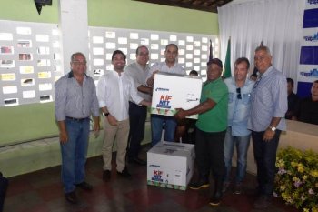 Entrega dos kits foi realizada nesta quarta-feira em São José da Laje