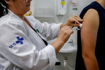 O Ministério da Saúde reforça que a orientação tem caráter excepcional para otimizar a aplicação do imunizante | Paulo Pinto/Agência Brasil