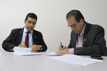 Termo foi assinado entre o MPE e o Legislativo de Rio Largo