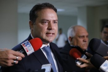 Renan Filho quer audiência com Bolsonaro para tratar sobre o Pinheiro