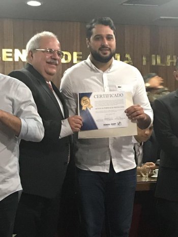 prefeito Arthur Freitas recebe reconhecimento por encerramento do lixão de Santana do Mundaú