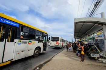 Linhas de ônibus que atendem o bairro do Pinheiro terão itinerário modificado nesta quinta (24). Foto: Pei Fon/ Secom Maceió